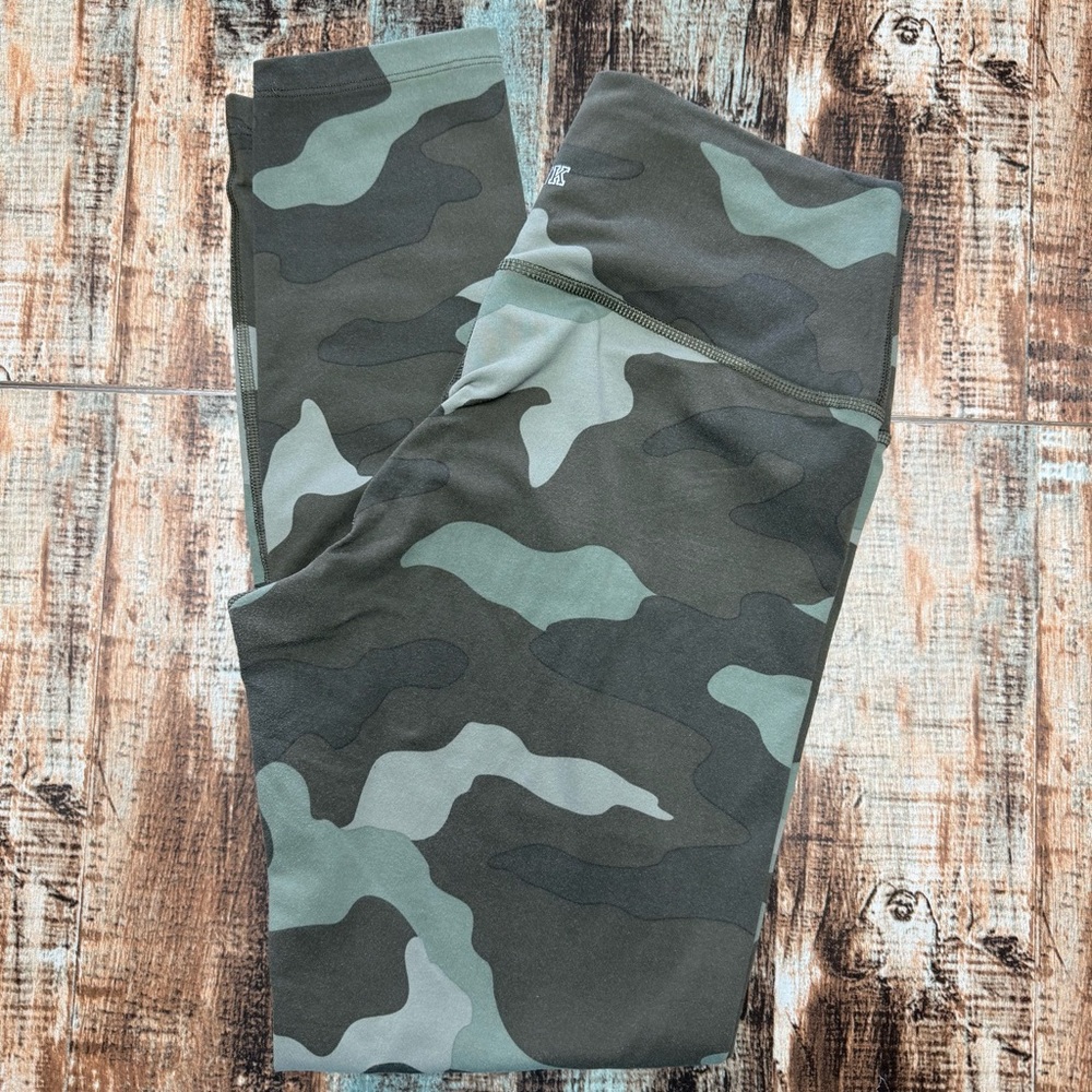 Women’s PINK Victoria Secret ULTIMATE Camouflage Leggings | #K9 - Picture 2 of 9